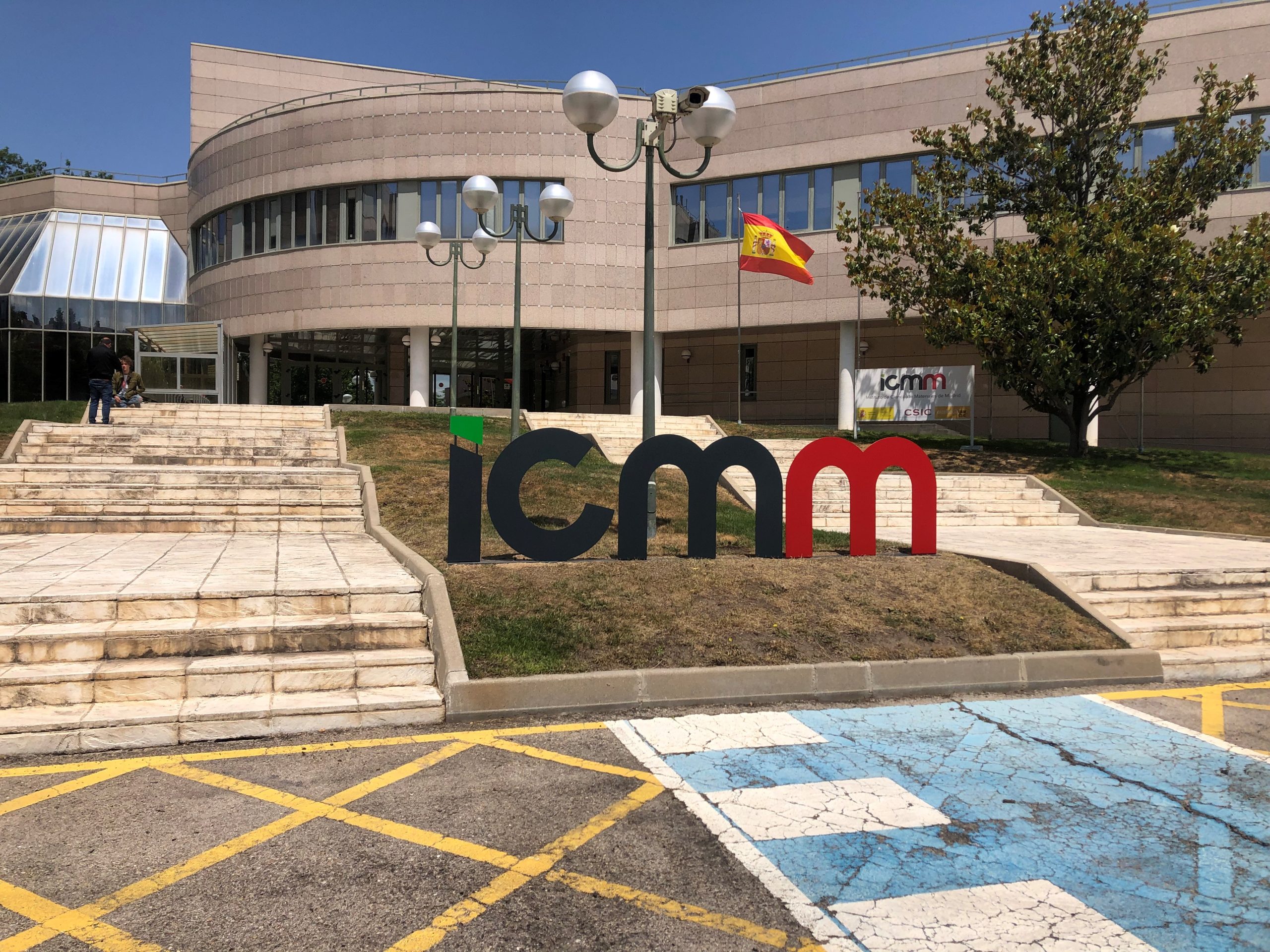 Letras corpóreas exteriores para ICMM · vista principal