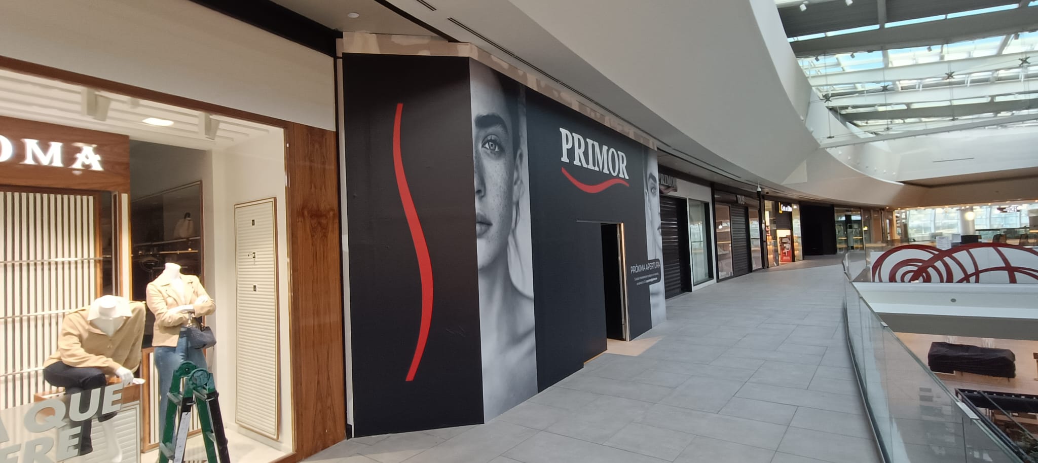 Gráfica de cerramiento comercial para Primor · detalle del proyecto